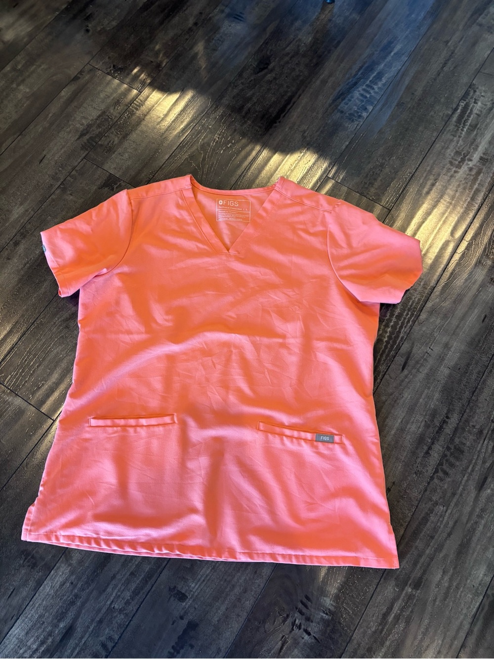 Figs Women's V-Neck Short Sleeve Scrub Top Size Large Hot Coral